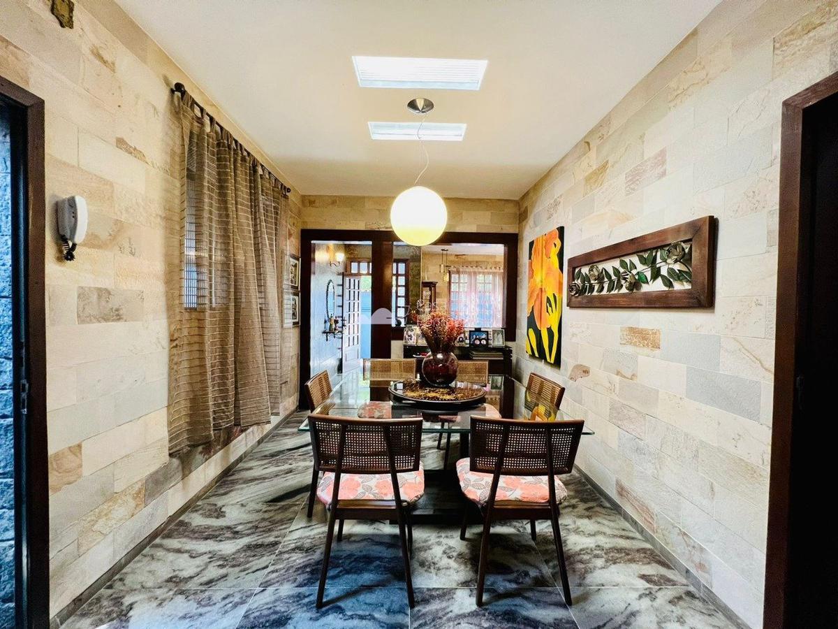 Casa, Itapoã, 4 Quartos, 3 Vagas, 1 Suíte