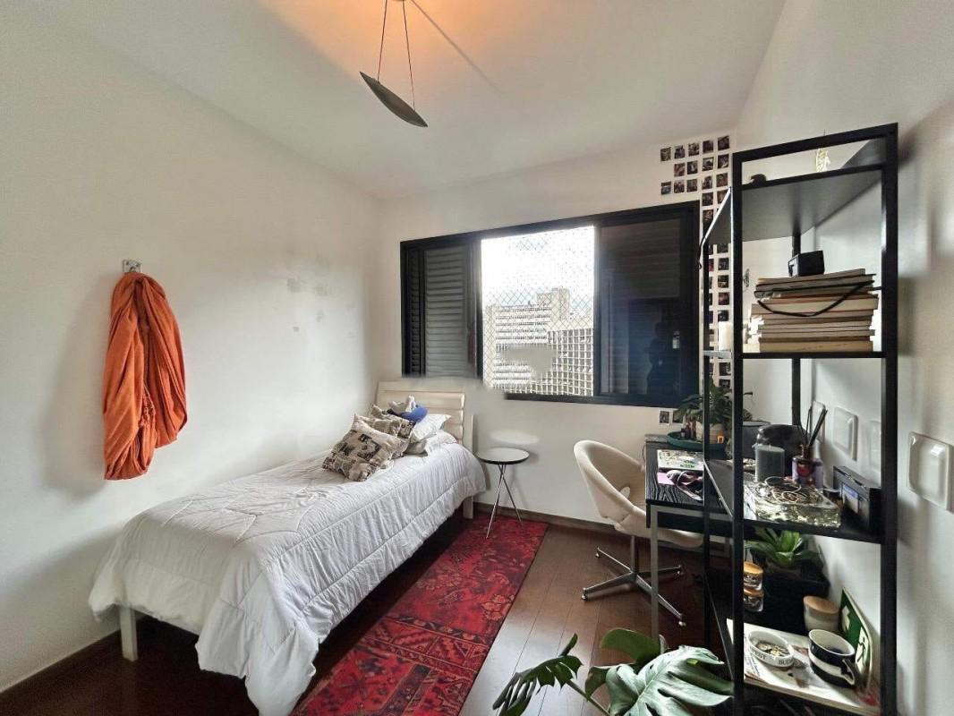 Apartamento, Funcionários, 4 Quartos, 2 Vagas, 1 Suíte