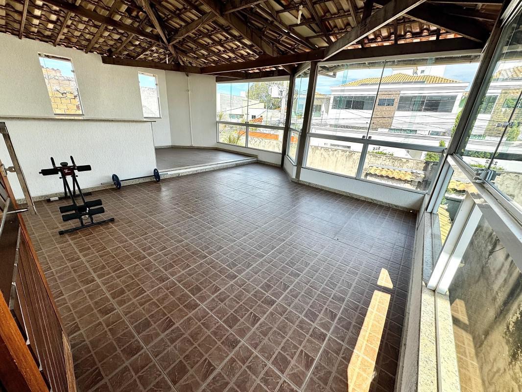 Casa, Parque Xangri-lá, 4 Quartos, 8 Vagas, 2 Suítes