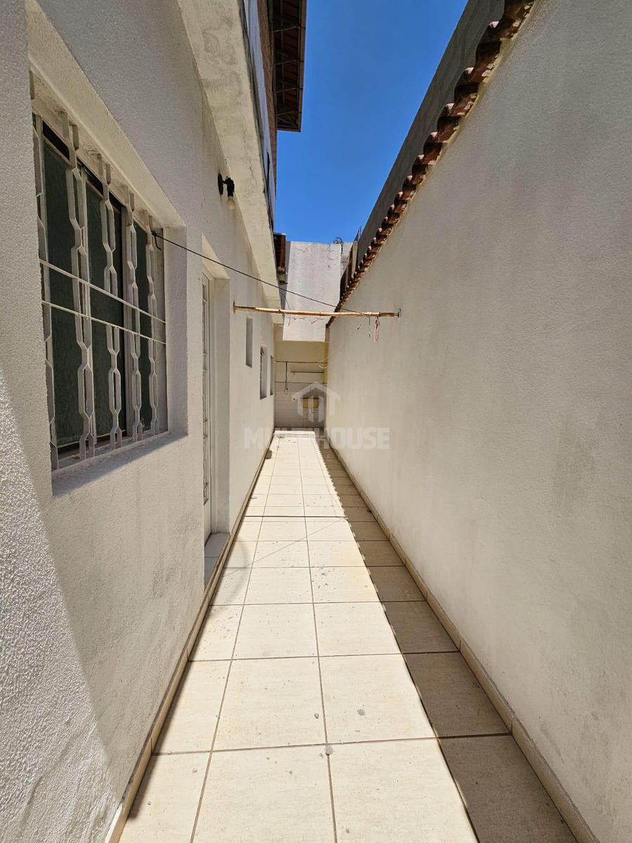 Casa, Itapoã, 2 Quartos, 0 Vaga