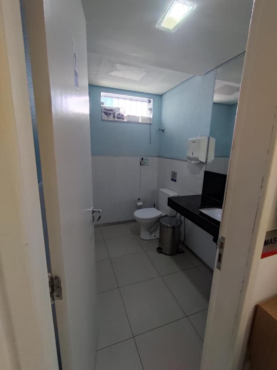 Casa Comercial, Vila Paris, 1 Quarto, 4 Vagas