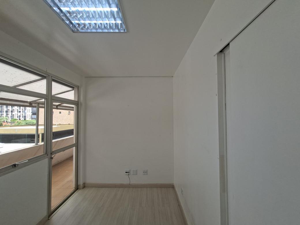 Sala, Savassi, 0 Quarto, 4 Vagas