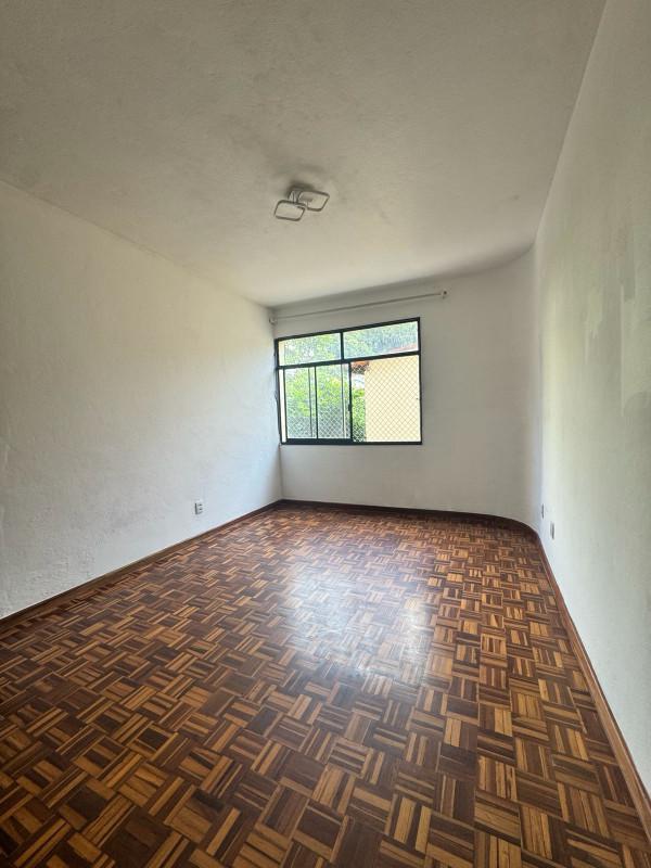 Apartamento, Sagrada Família, 2 Quartos, 1 Vaga, 1 Suíte