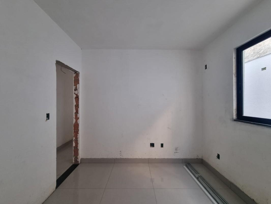 Casa, Europa, 2 Quartos, 3 Vagas, 1 Suíte