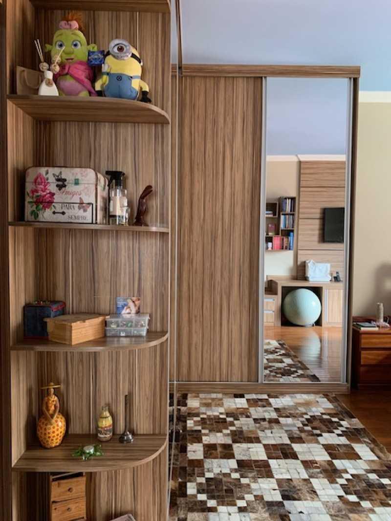 Casa, Castelo, 4 Quartos, 5 Vagas, 1 Suíte