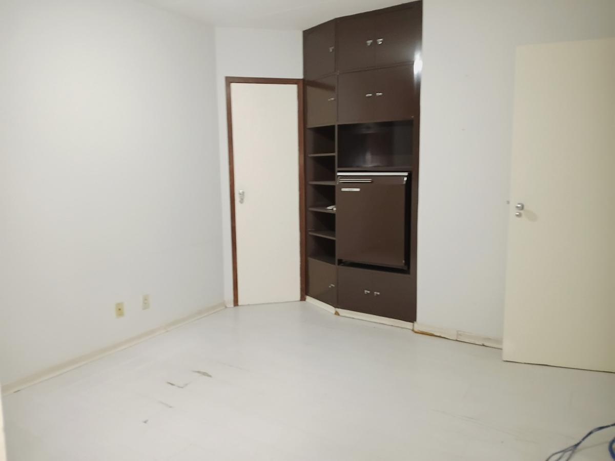 Sala, Santa Efigênia