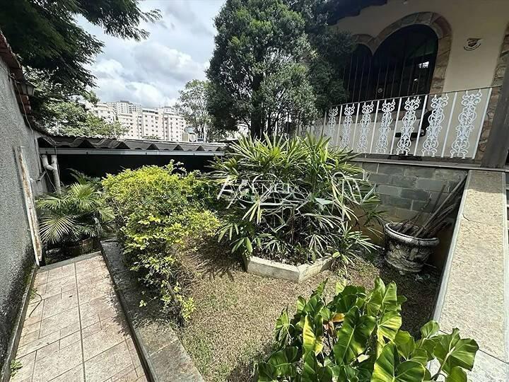 Casa, Califórnia, 4 Quartos, 0 Vaga, 1 Suíte