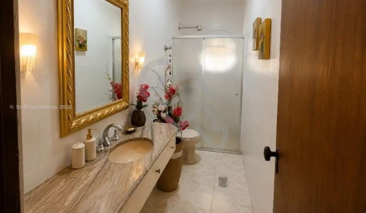 Casa, Luxemburgo, 5 Quartos, 4 Vagas, 2 Suítes