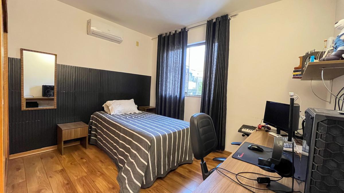 Casa, Castelo, 5 Quartos, 3 Vagas, 1 Suíte
