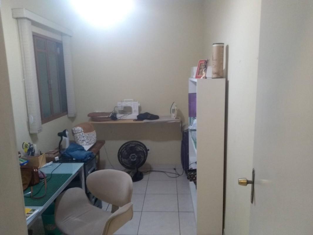 Casa, Santa Terezinha, 5 Quartos, 3 Vagas, 1 Suíte