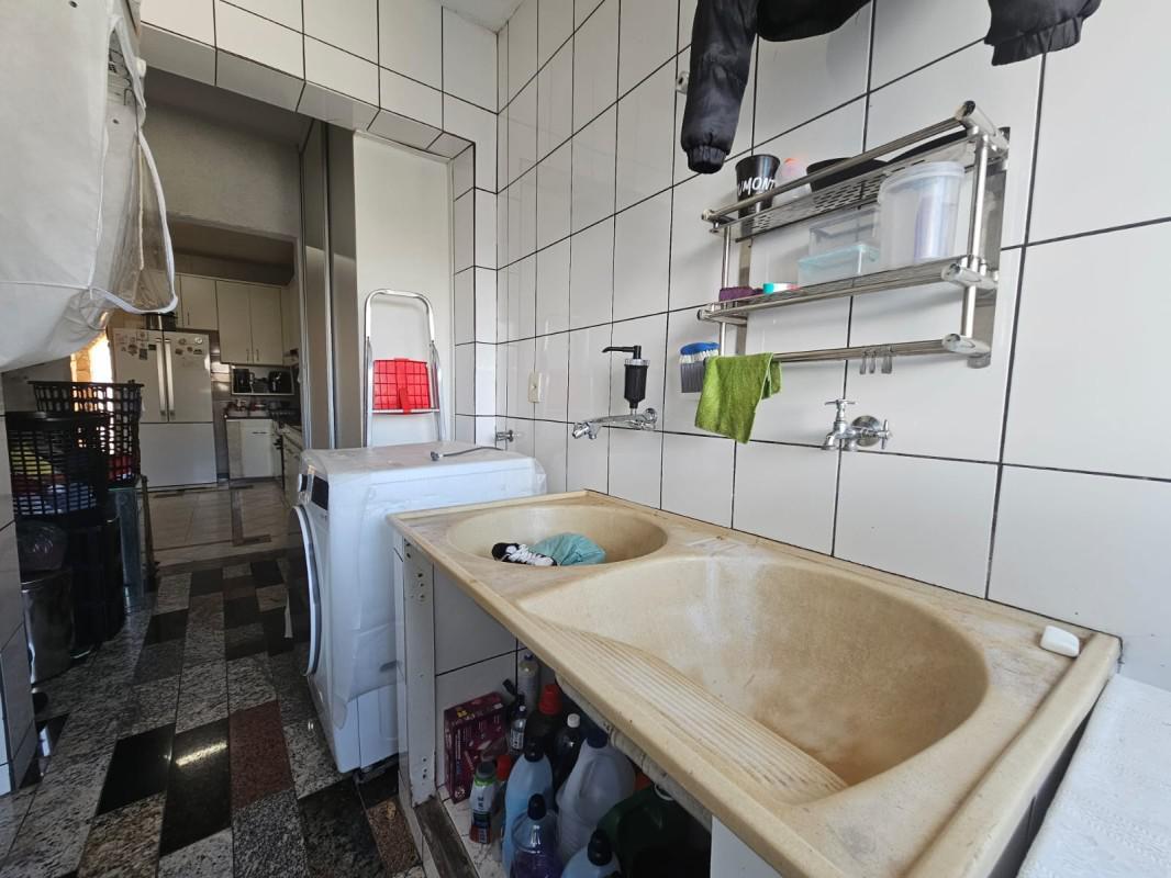 Casa, João Pinheiro, 3 Quartos, 10 Vagas, 2 Suítes