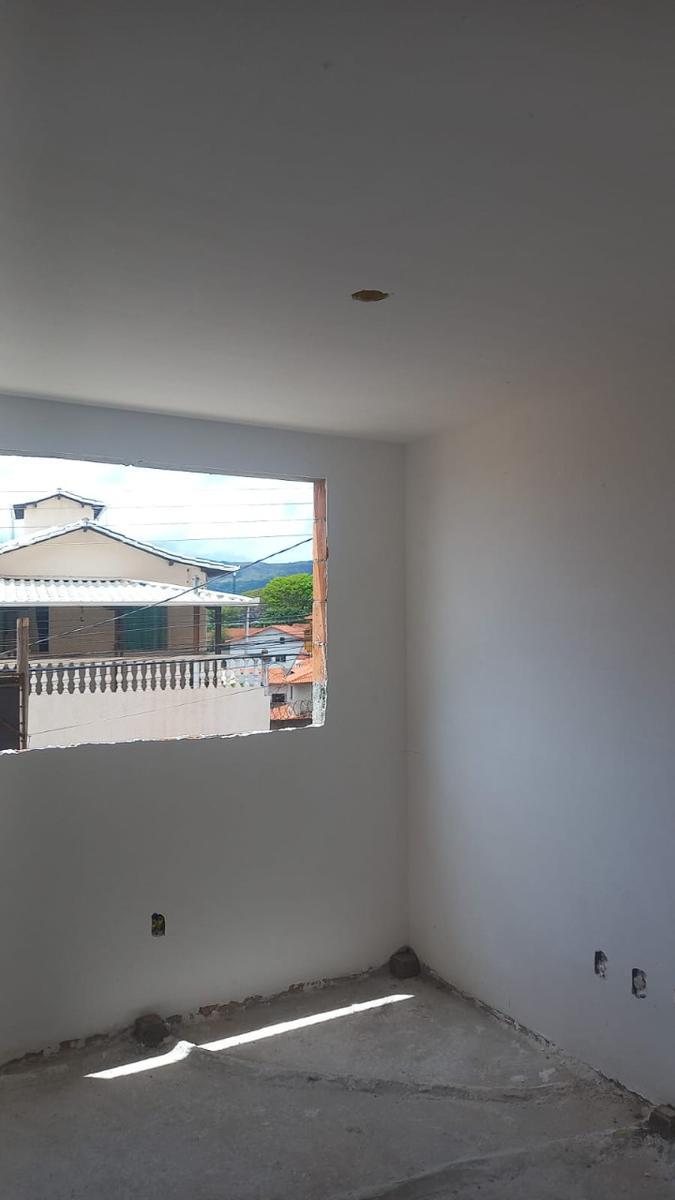 Cobertura, Tirol (barreiro), 3 Quartos, 2 Vagas, 1 Suíte
