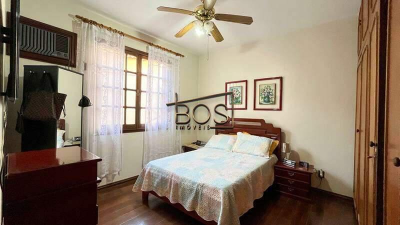 Casa, Luxemburgo, 5 Quartos, 4 Vagas, 2 Suítes