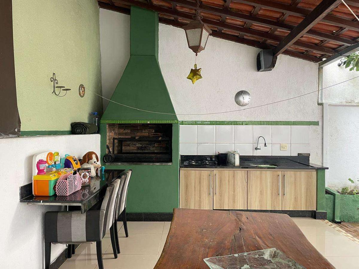 Casa, Santa Lúcia, 5 Quartos, 4 Vagas, 1 Suíte