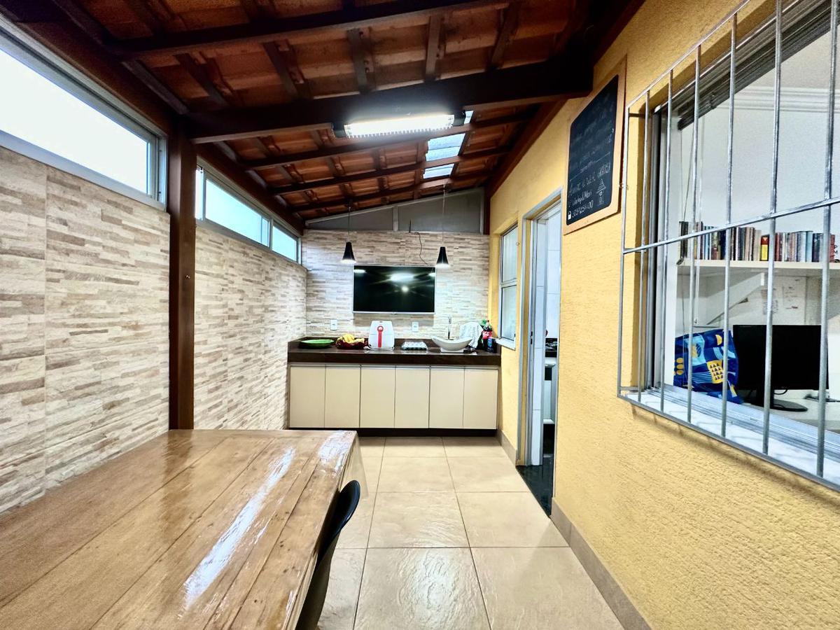 Apartamento, Sagrada Família, 3 Quartos, 2 Vagas, 1 Suíte