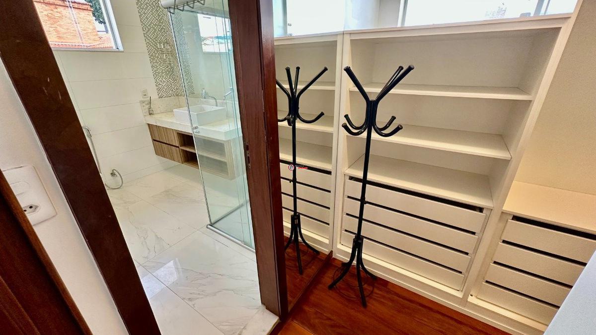 Casa, Itapoã, 3 Quartos, 4 Vagas, 1 Suíte