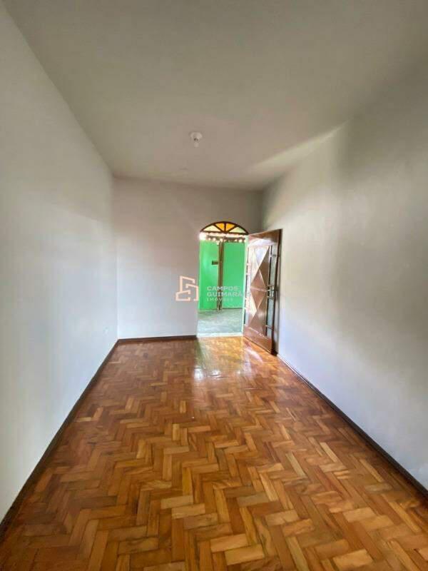 Casa, Santa Helena, 4 Quartos, 2 Vagas, 1 Suíte
