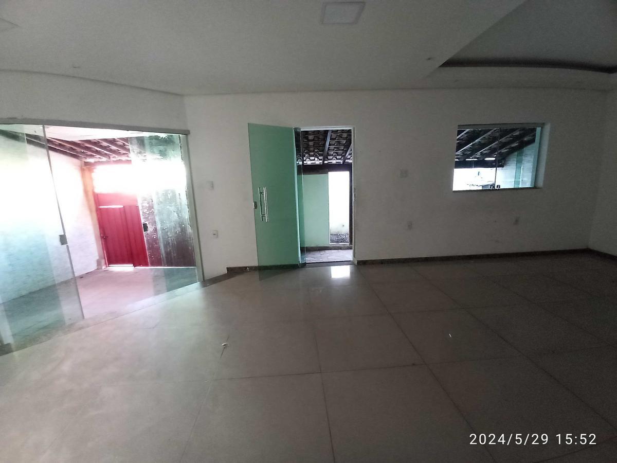 Casa, Santa Cruz, 3 Quartos, 2 Vagas, 1 Suíte