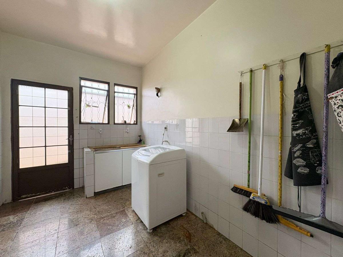 Casa, Dona Clara, 3 Quartos, 4 Vagas, 1 Suíte