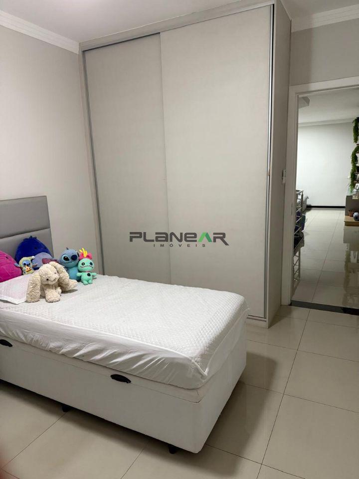 Casa, Europa, 3 Quartos, 4 Vagas, 1 Suíte