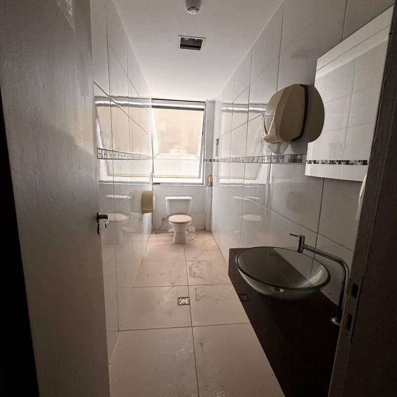 Andar, Estoril, 0 Quarto, 4 Vagas