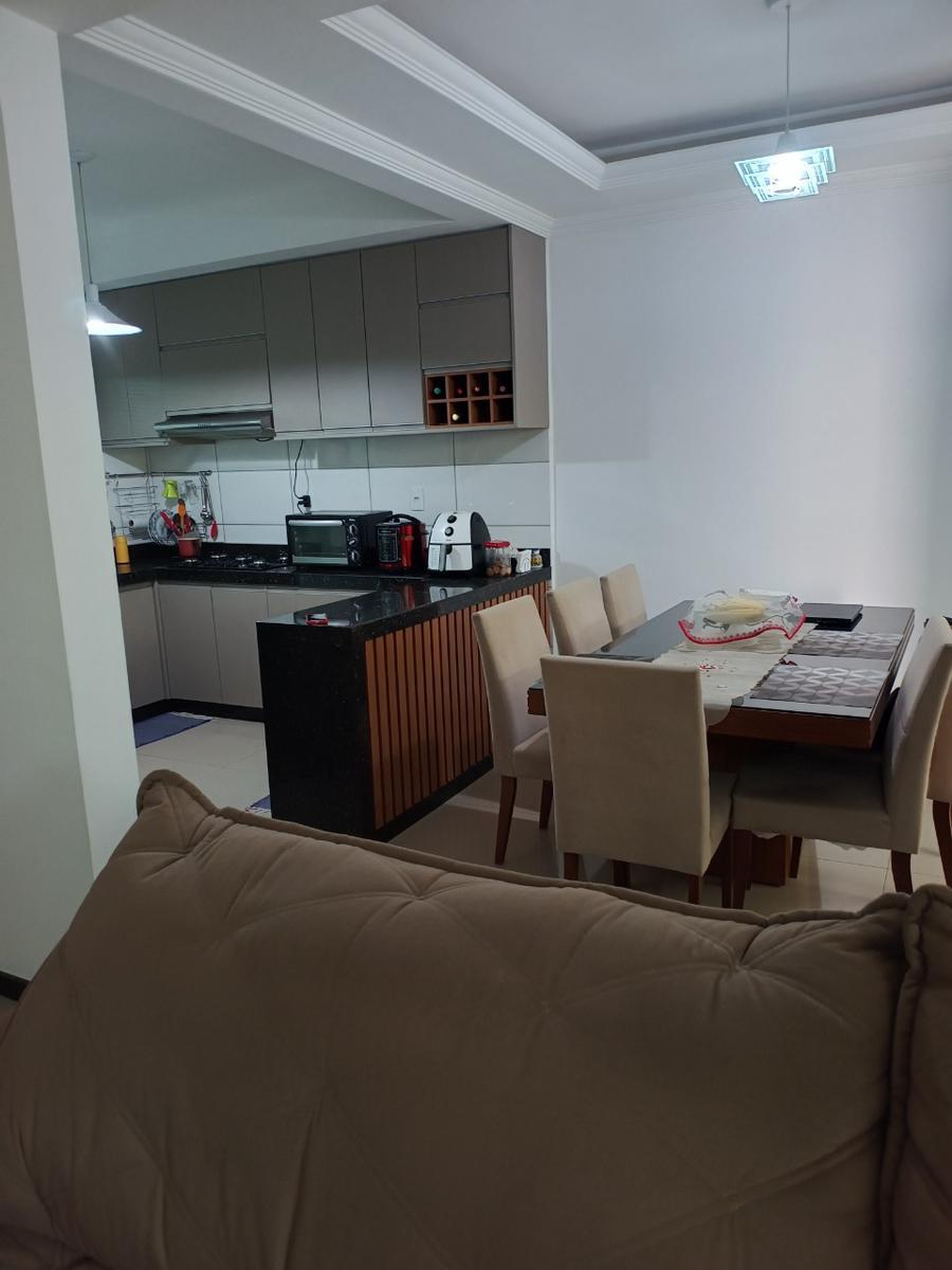 Casa, Europa, 3 Quartos, 2 Vagas, 1 Suíte