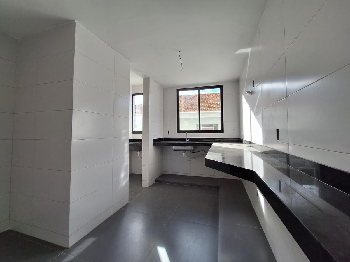 Apartamento, Sagrada Família, 3 Quartos, 2 Vagas, 1 Suíte