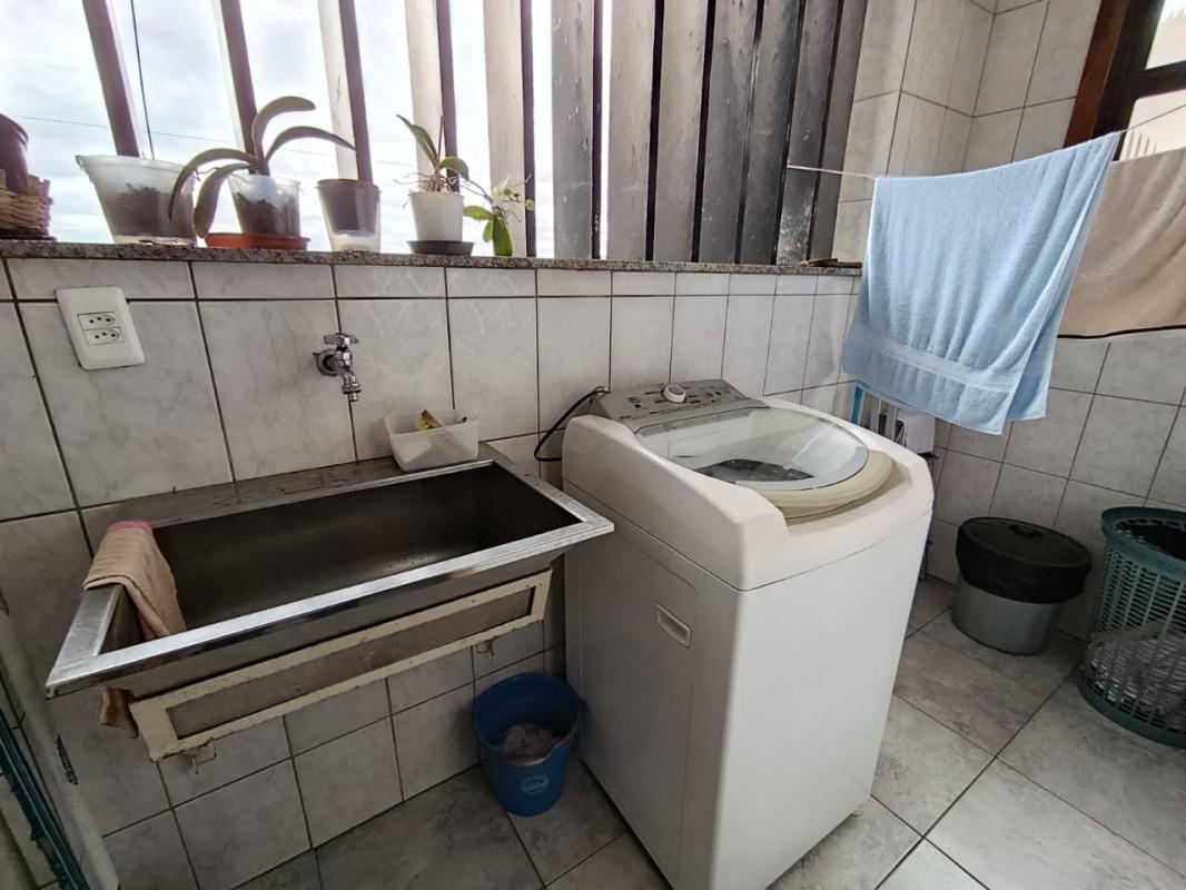 Casa, Caiçaras, 3 Quartos, 9 Vagas, 1 Suíte