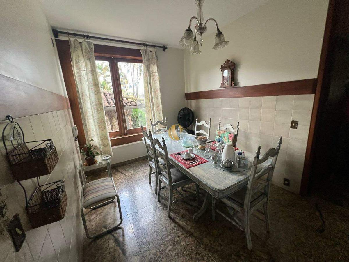 Casa, Jardim Cambuí, 6 Quartos, 8 Vagas, 4 Suítes