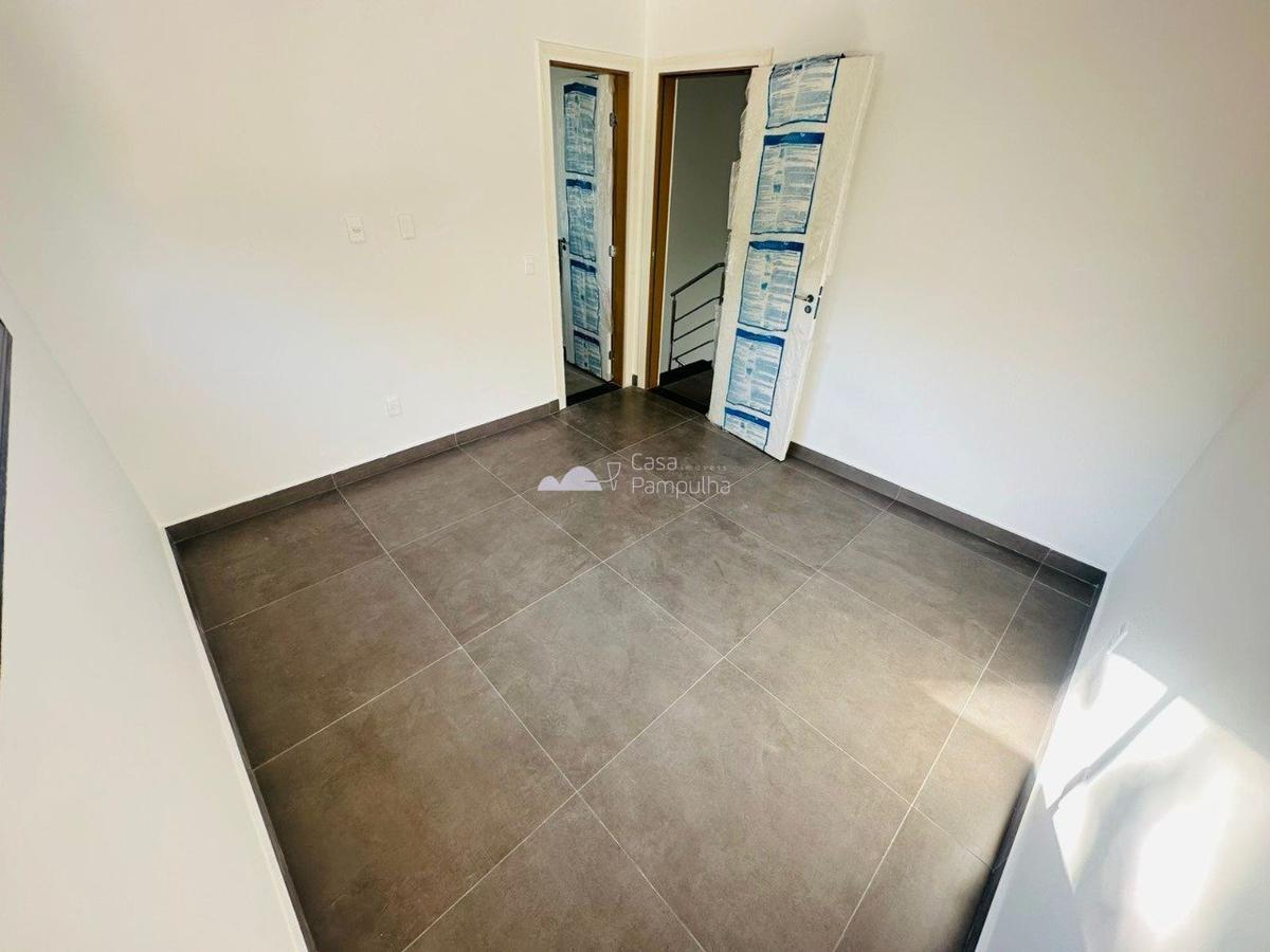 Casa, Santa Branca, 3 Quartos, 2 Vagas, 1 Suíte