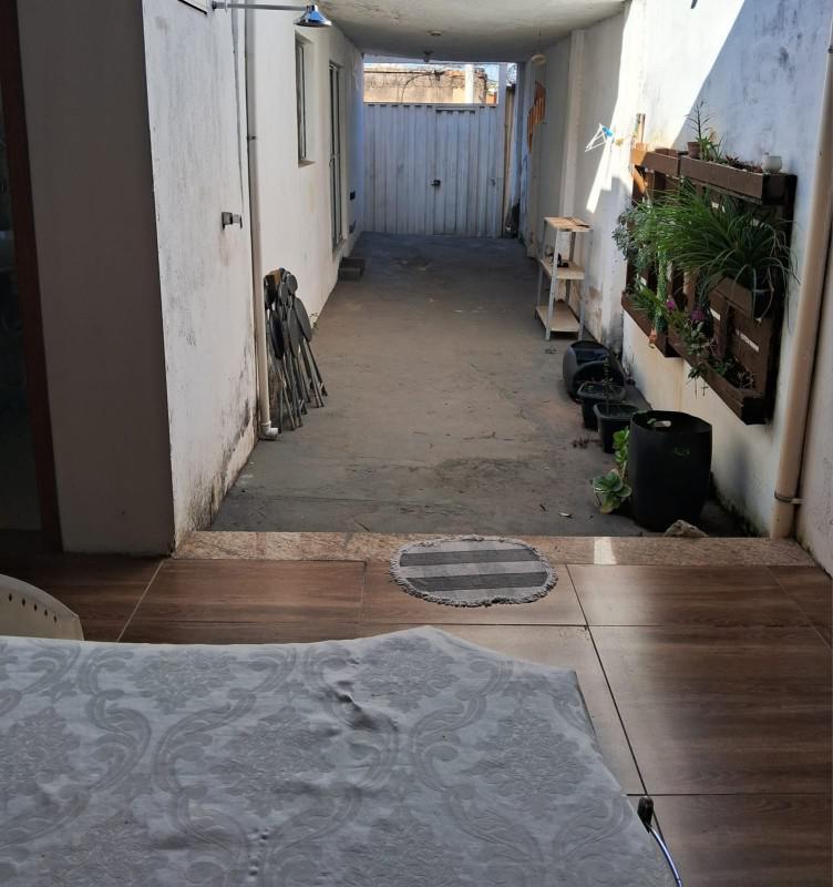 Casa, Conjunto Água Branca, 4 Quartos, 3 Vagas, 1 Suíte