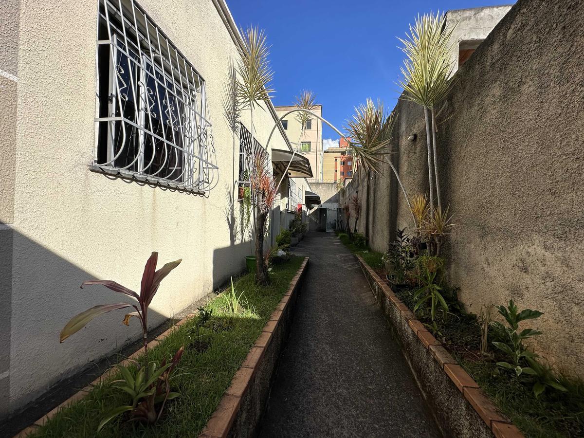 Casa, Ressaca, 2 Quartos, 1 Vaga