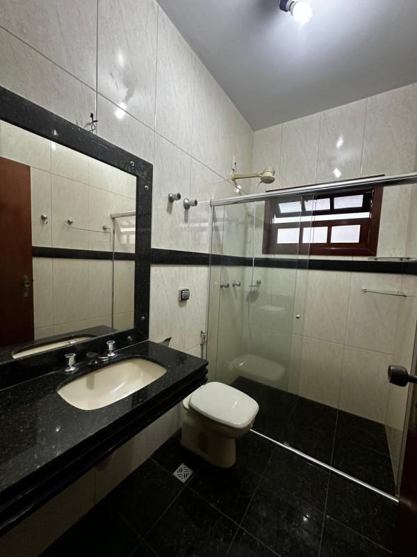 Casa, Centro, 3 Quartos, 2 Vagas, 1 Suíte