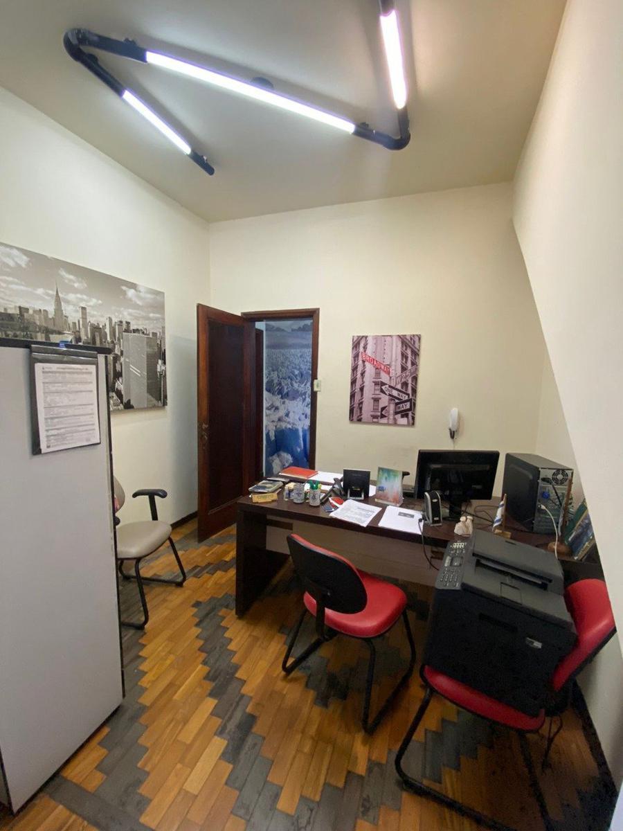 Casa, Floresta, 12 Quartos, 0 Vaga, 2 Suítes