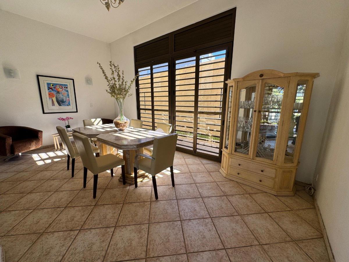 Casa, Trevo, 3 Quartos, 10 Vagas, 3 Suítes