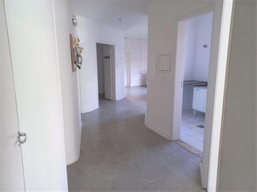 Casa Comercial, Prado, 1 Quarto, 2 Vagas