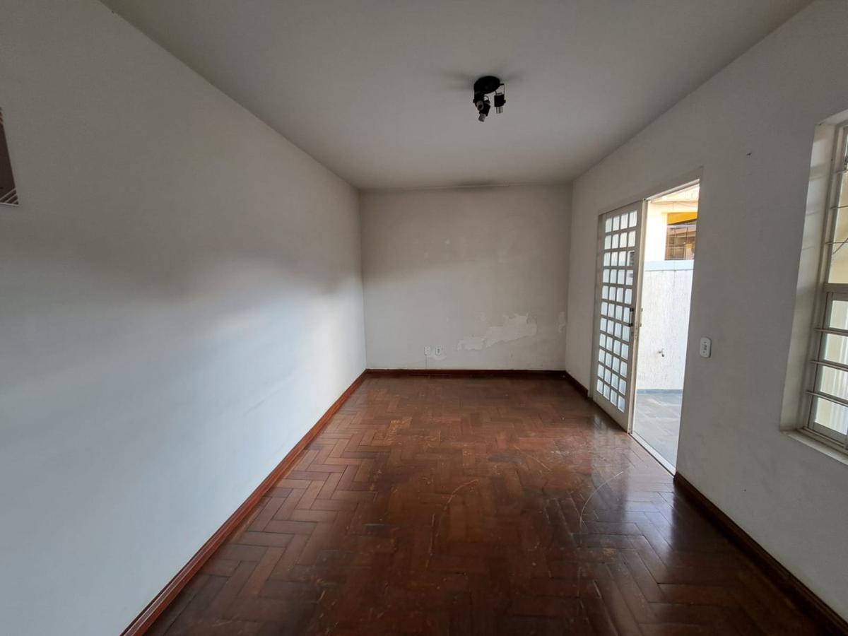 Casa, Centro, 3 Quartos, 0 Vaga, 1 Suíte