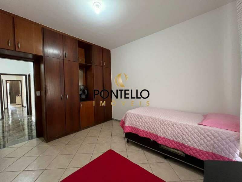 Casa, Planalto, 6 Quartos, 6 Vagas, 2 Suítes