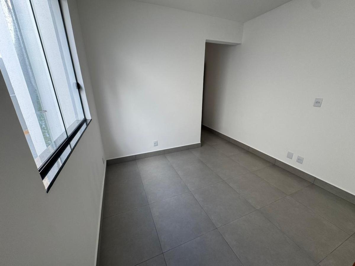 Casa, Serra Dourada, 3 Quartos, 2 Vagas, 1 Suíte