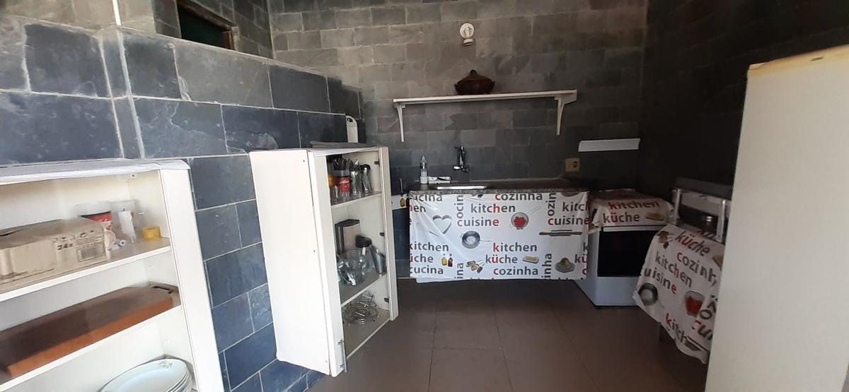 Casa Comercial, Sagrada Família, 3 Quartos, 1 Vaga, 1 Suíte