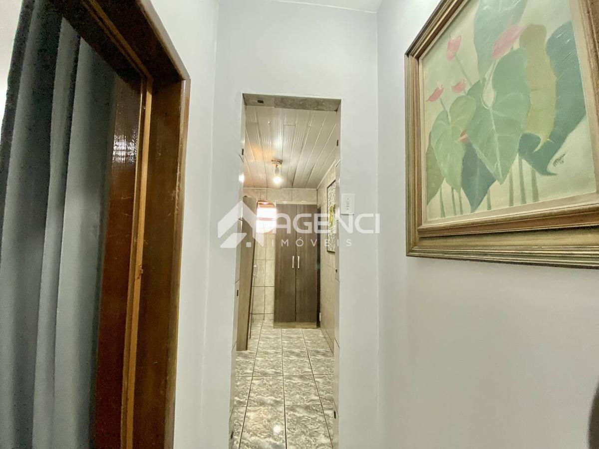 Casa, Santa Maria, 5 Quartos, 0 Vaga, 3 Suítes