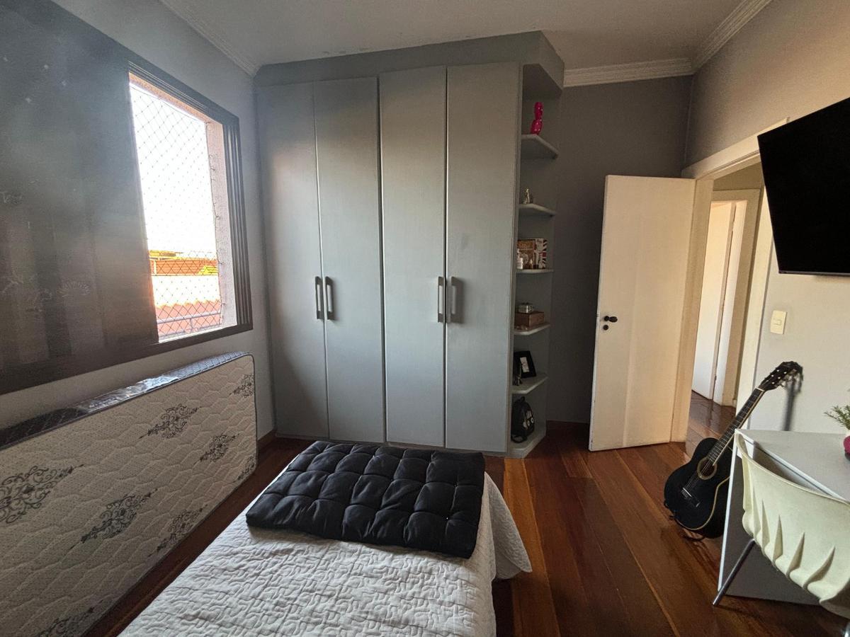 Casa, Caiçaras, 5 Quartos, 4 Vagas, 1 Suíte