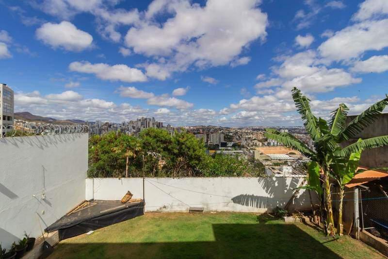 Casa, Estoril, 4 Quartos, 3 Vagas, 2 Suítes