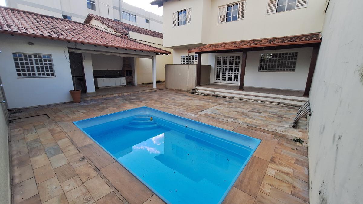 Casa, Centro, 3 Quartos, 2 Vagas, 1 Suíte