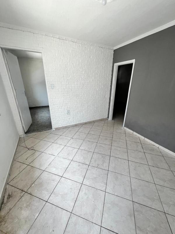 Casa, Conjunto Habitacional Centenário, 2 Quartos, 0 Vaga