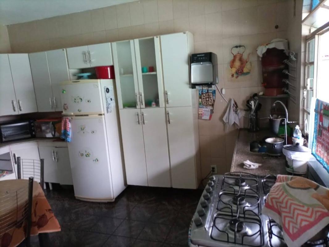 Casa, Rosimeire (justinópolis), 5 Quartos, 5 Vagas, 2 Suítes