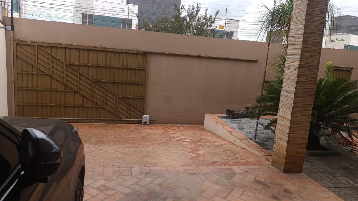 Casa, Colonial, 6 Quartos, 8 Vagas, 1 Suíte