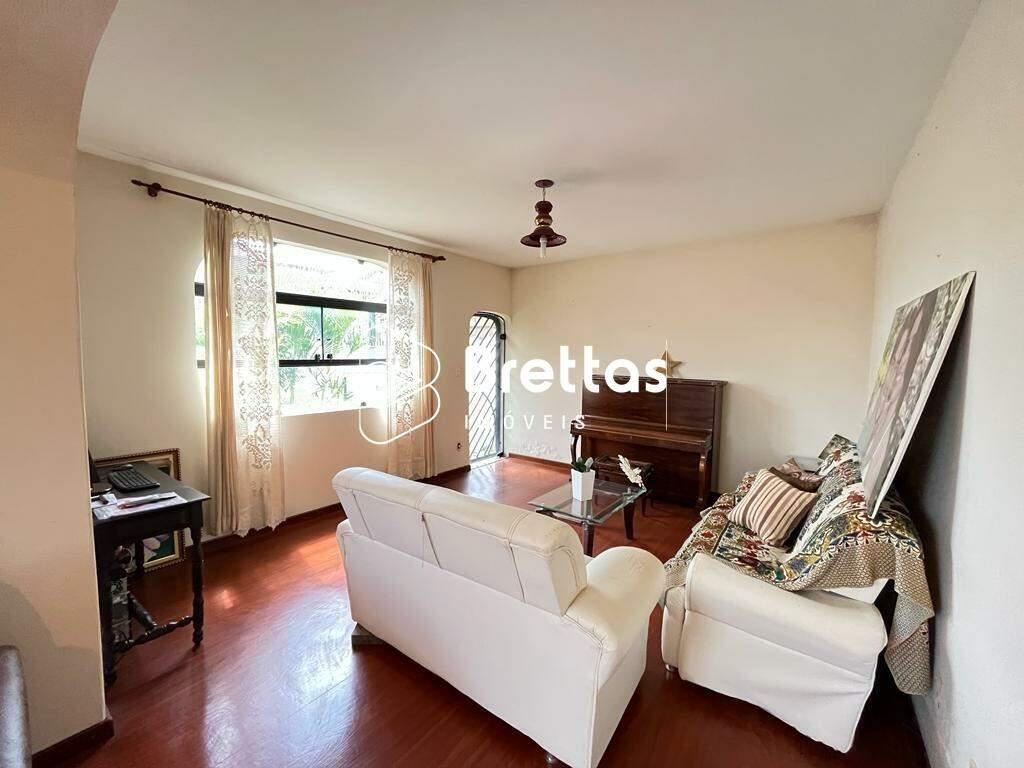 Casa, Centro, 5 Quartos, 2 Vagas, 4 Suítes