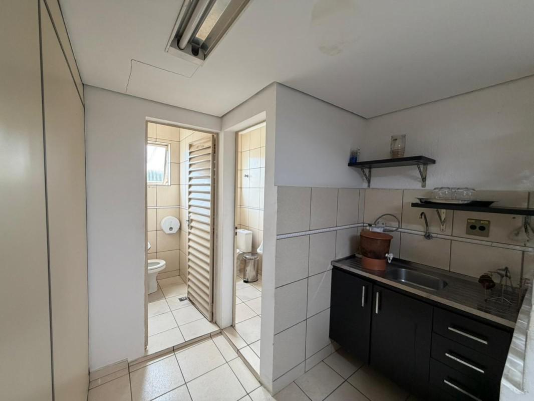 Galpão, Serrano, 0 Quarto, 10 Vagas