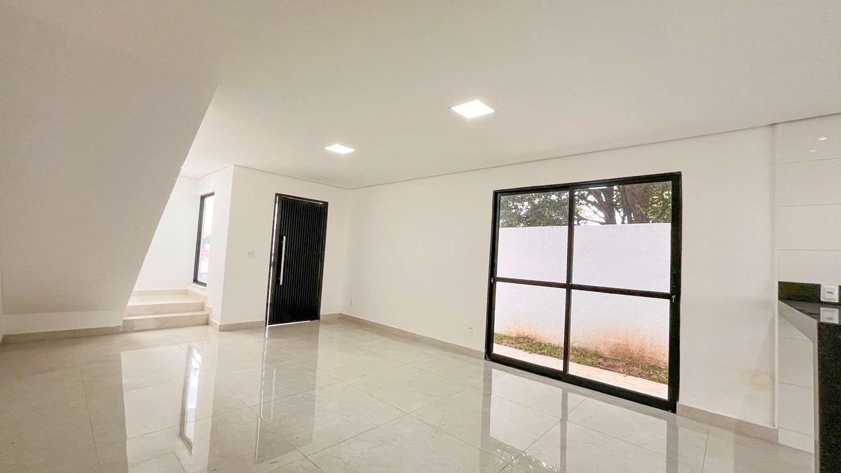 Casa, Santa Branca, 3 Quartos, 2 Vagas, 1 Suíte